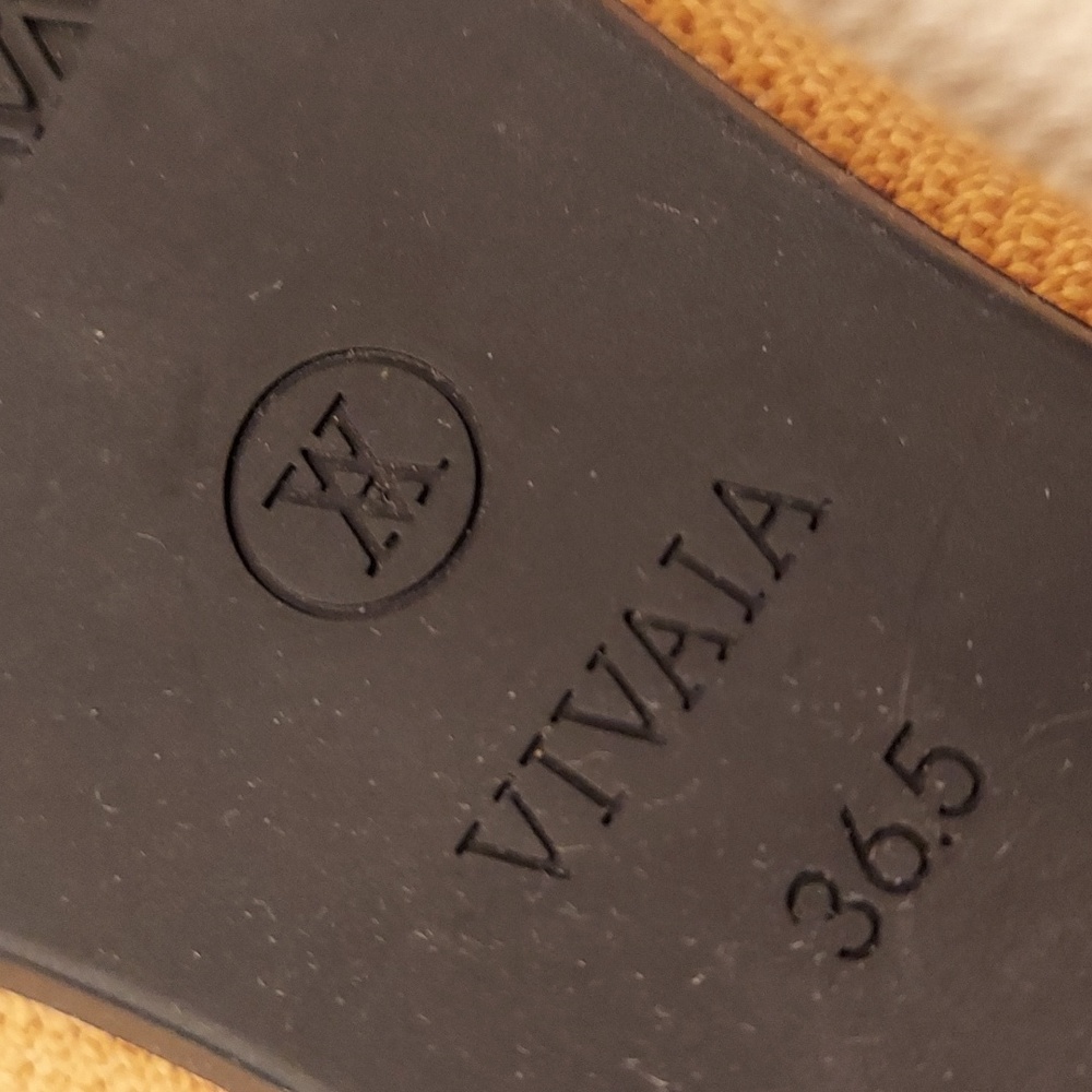 **NEW**VIVAIA BALLET flats mustard color. - Picture 4 of 9